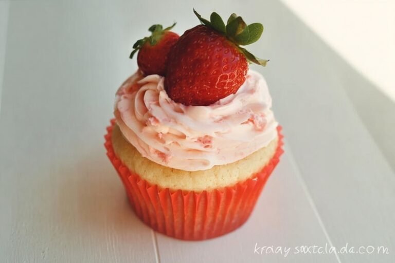 Strawberry Lemonade Cupcakes 77.png