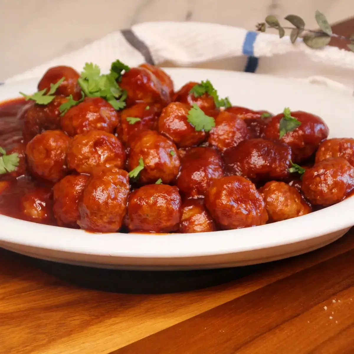 15 Family-Friendly Crockpot Dinners Kids Will Love for Easy Weeknights 11 15 Family-Friendly Crockpot Dinners, Ninja Foodi Possible Slow Cooker Pro Cranberry Meatballs