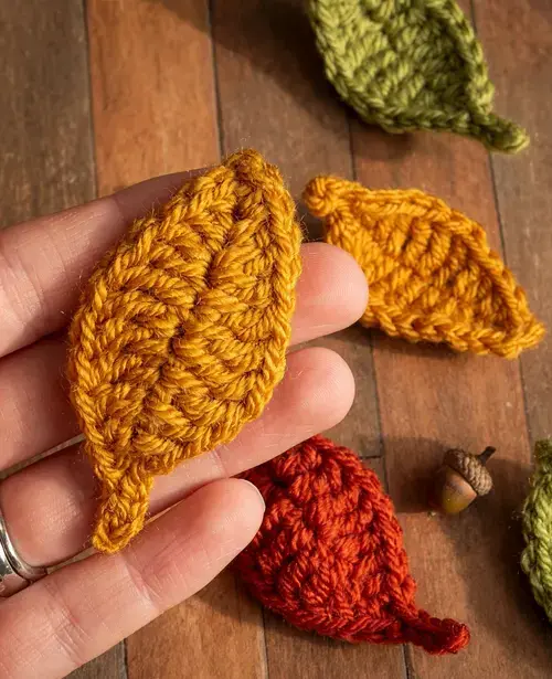 6 Five-Minute Fall Free Crochet Patterns for Cozy Autumn Decor 2 6 Five-Minute Fall Free Crochet Patterns, 2. Easy Autumn Leaf