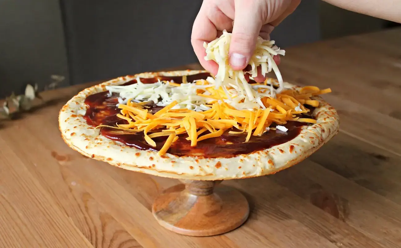 Easy BBQ Chicken Pizza for Family Dinner and Game Day 20 Bbq Chicken Pizza, What are YOUR favorite under 30 minute meals to make