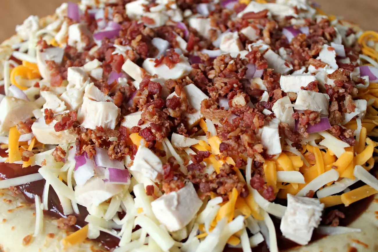 Easy BBQ Chicken Pizza for Family Dinner and Game Day 23 Bbq Chicken Pizza, What are YOUR favorite under 30 minute meals to make