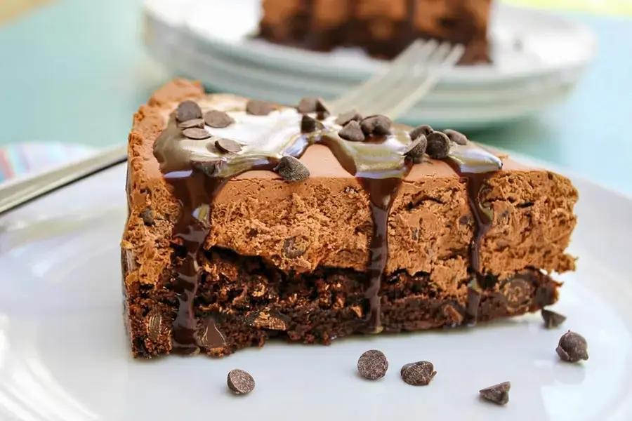 Fudge Brownie No-Bake Cheesecake: A Rich and Easy Layered Dessert 8 Fudge Brownie No-Bake Cheesecake, My Favorite Kitchen Tools To Make This Recipe