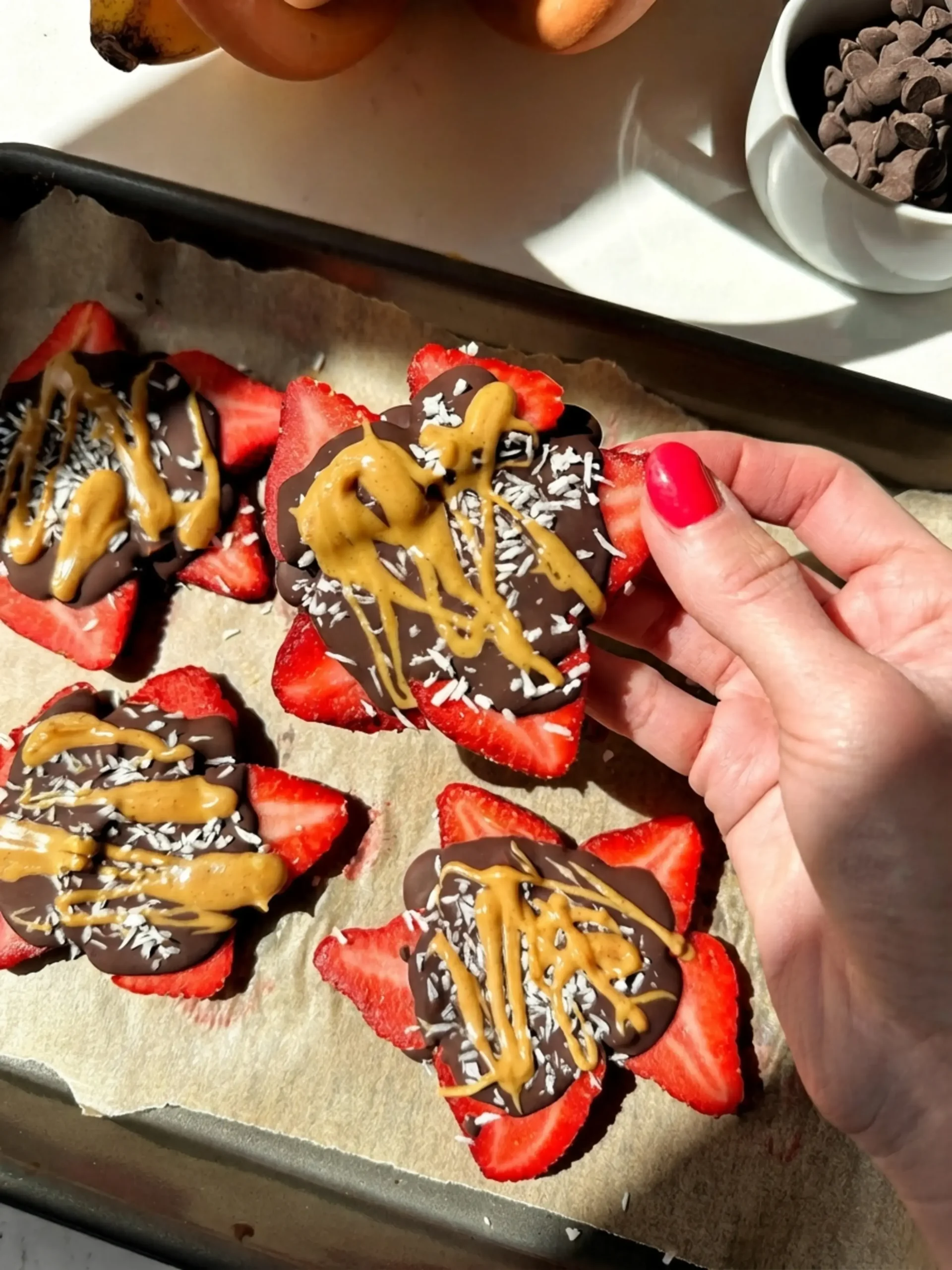 Healthy 4-Ingredient Strawberry Banana Bark, Healthy 4 ingredient Strawberry Banana Bark