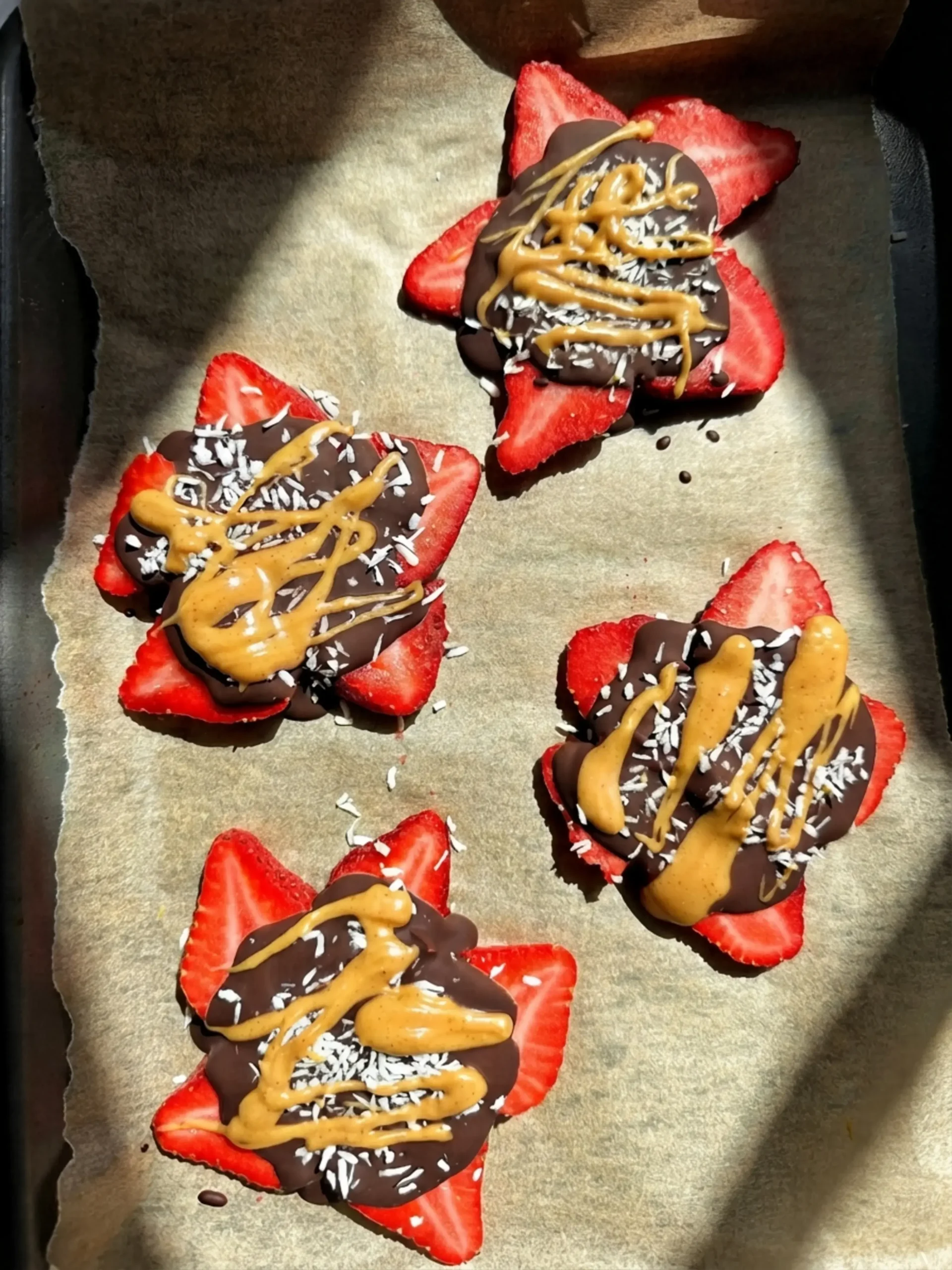 Healthy 4-Ingredient Strawberry Banana Bark, Healthy 4 ingredient Strawberry Banana Bark