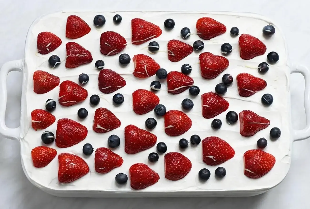 No-Bake Berry Icebox Cake, How to Make No Bake Berry Icebox Cake