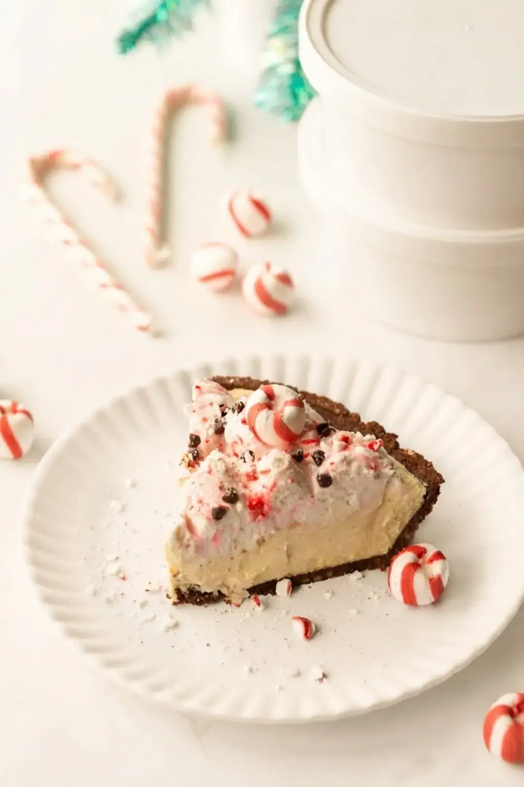 No-Bake Peppermint Pudding Pie with a Chocolate Crust 9 Peppermint Pudding Pie, Easy peppermint pudding pie