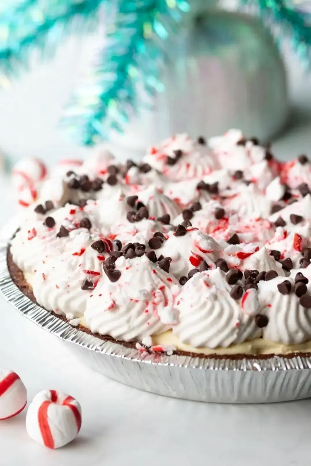 No-Bake Peppermint Pudding Pie with a Chocolate Crust 10 Peppermint Pudding Pie, Easy peppermint pudding pie