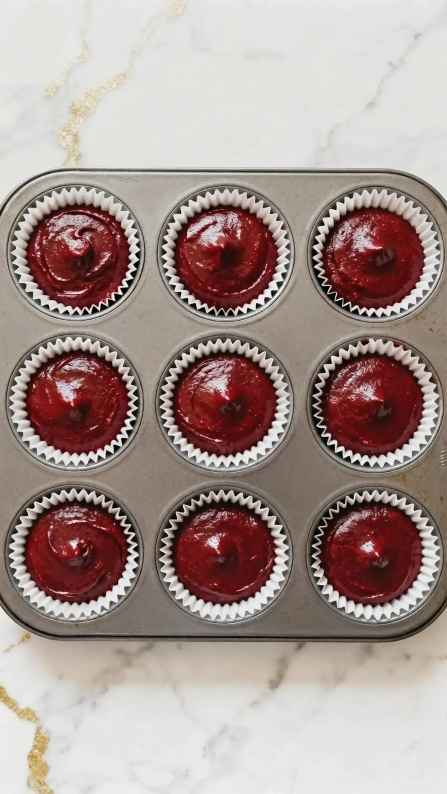 Red Velvet Oreo Cupcakes, Step 7: Cover the Oreo